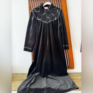 Elegant vintage Black Velvet dressing robe gown